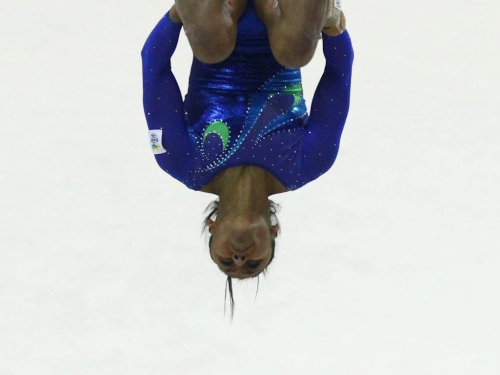 Daiane dos Santos participa de prova de solo da disputa por equipes da ginástica artística