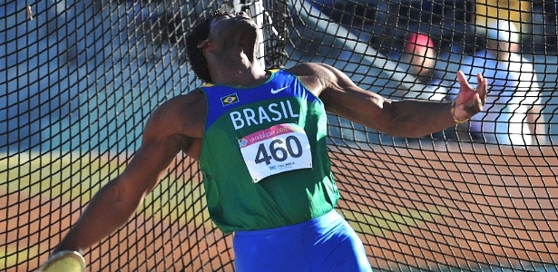 Ronald Julião superou em um centímetro a marca exigida pela Confederação Brasileira de Atletismo