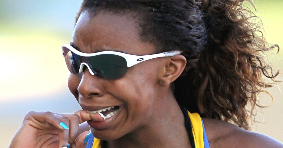 Brasileira Rosangela Santos conquista o ouro nos 100 m rasos para o Brasil no Pan (25/10/2011)