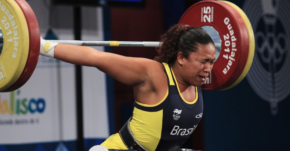Jaqueline Ferreira falha em todas as tentativas durante o levantamento de peso, categoria até 75 kg