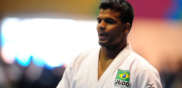 Luciano Correa conquista a medalha de ouro na categoria meio-pesado do judô no Pan