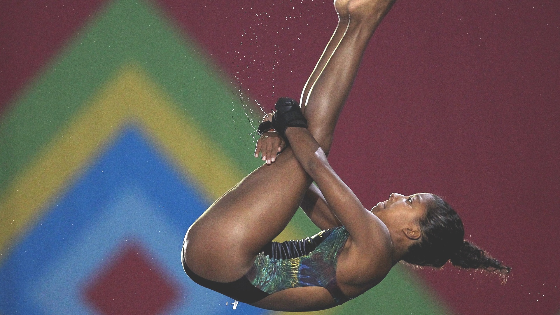 Natali Cruz, do saltos ornamentais, em ação nos Jogos Pan-Americanos de Guadalajara (26/10/2011)