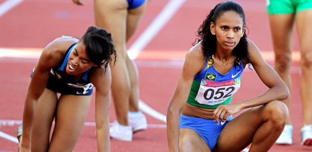 Christiane Ritz (d) é atleta brasileira dos 800 m e disputa o Pan do México