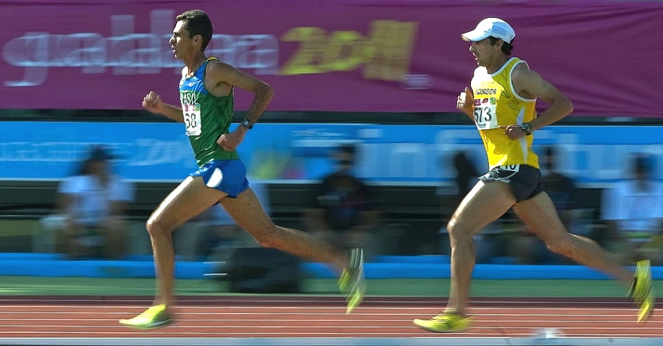 Marilson dos Santos disputa os 10.000m no Pan de Guadalajara, em que ficou com o ouro com facilidade (27/10/2011)