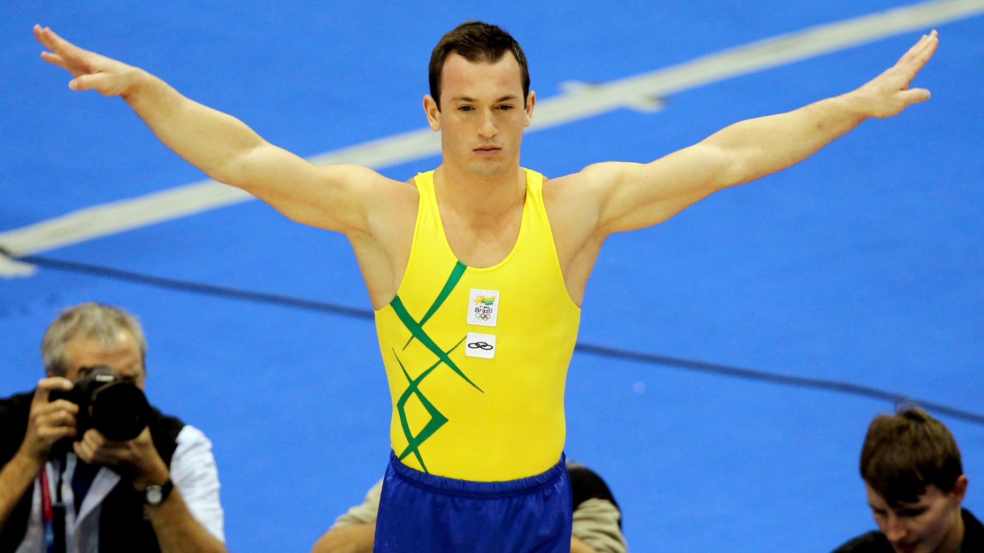 O brasileiro Diego Hypólito durante sua apresentação no solo no Pan. O ginasta conquistou a medalha de ouro (27/10/2011)