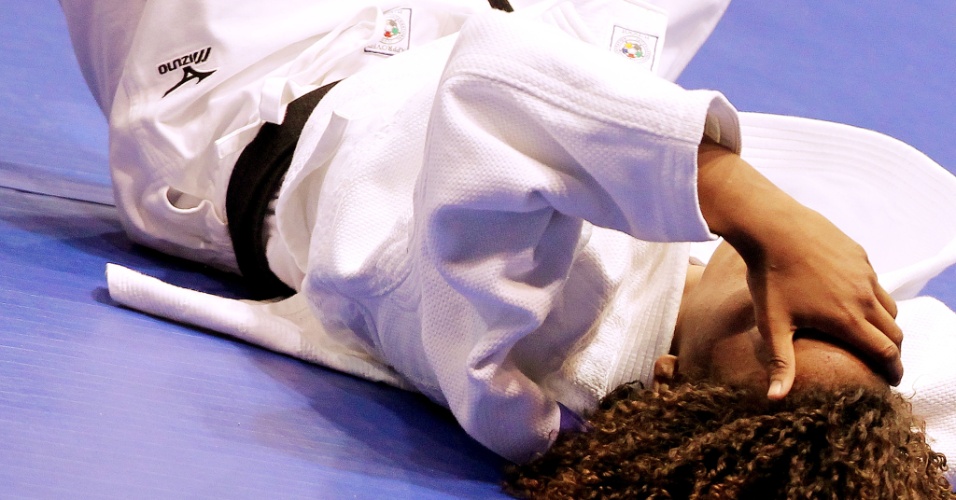 Rafaela Silva lamenta perda da medalha de ouro na decisão do Pan de Guadalajara (28/10/2011)