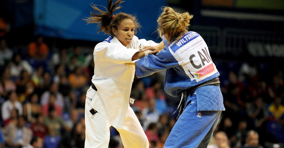 Erika Miranda venceu suas duas lutas pela manhã e está classificada para a disputada da medalha de ouro para judocas até 52 kg (29/10/2011)