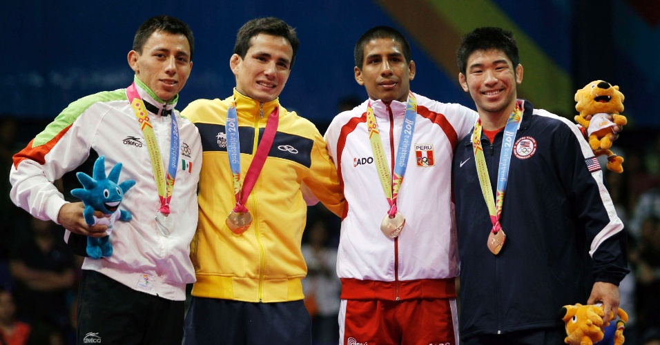 Felipe Kitadai foi medalha de ouro no judô, categoria até 60kg (29/10/2011)