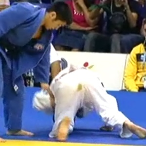 Felipe Kitadai (de branco) sofreu com problemas intestinais durante sua luta no Pan