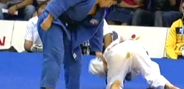 Imagem da Record mostra o efeito do "acidente intestinal" do brasileiro durante a semifinal