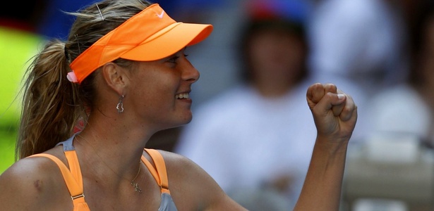 Maria Sharapova comemora vitória sobre Julia Georges na terceira rodada - REUTERS/Petar Kujundzic