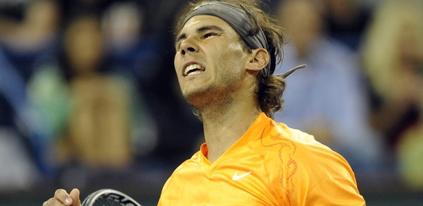 Rafael Nadal sofre contra o croata Ivo Karlovic pelas quartas de final de Indian Wells - PAUL BUCK/EFE