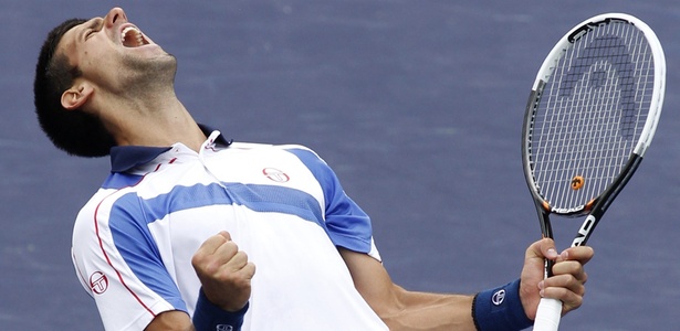 Novak Djokovic comemora vitória na final contra Nadal em Indian Wells - REUTERS/Danny Moloshok