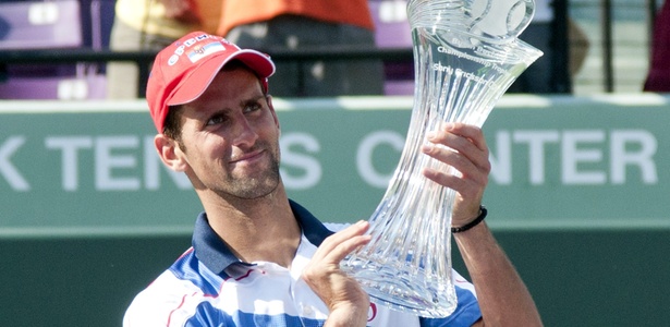 Novak Djokovic comemora o título em Miami, que é seu quarto na temporada de 2011 - EFE/ GARY I ROTHSTEIN