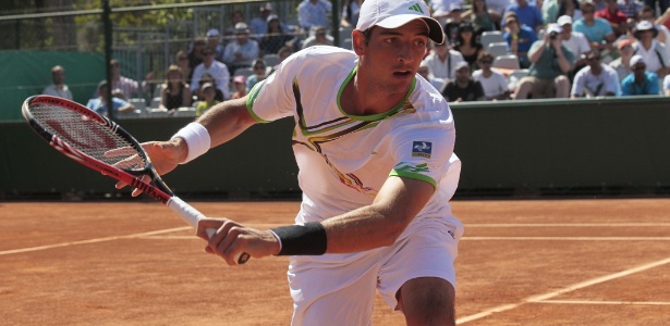 Bellucci faz devolução na vitória sobre o italiano Andreas Seppi em Roland Garros - Jacques Demarthon/AFP