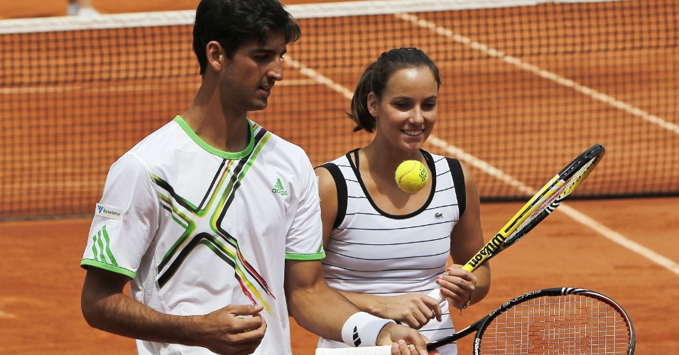 Thomaz Bellucci e Jarmila Gajdosova jogam contra Marcelo Melo/Rennae Stubbs nas duplas mistas em Roland Garros (31/05/2011)
