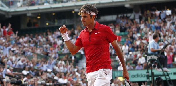 Federer conseguiu uma bela vitória em Roland Garros e evitou recorde de rival sérvio - Thomaz Coex/AFP