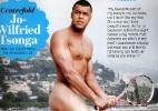 Tsonga posa nu em campanha contra câncer e diz que sua preferência é o bumbum - Reprodução/Cosmopolitan Magazine