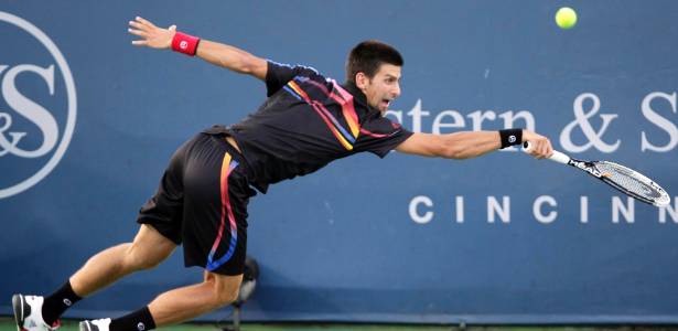 Djokovic teve muito trabalho, mas venceu Monfils pelas quartas de final de Cincinnati - John Sommers II/Reuters