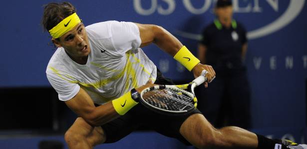 Rafael Nadal em ação na partida de estreia dura pelo Aberto dos Estados Unidos - Emmanuel Dunand/AFP