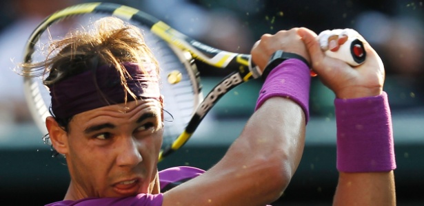 Rafael Nadal faz devolução na partida contra Santiago Giraldo em Tóquio - REUTERS/Yuriko Nakao 