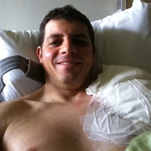 Alex Barros divulga imagem após cirurgia no ombro - Reprodução/Twitter