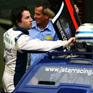 Gustavo Sondermann é fotografado antes de prova da Copa Montana em Interlagos; no mesmo dia, ele sofreu um acidente e morreu (03/04/2011) - Luca Bassani/Divulgação