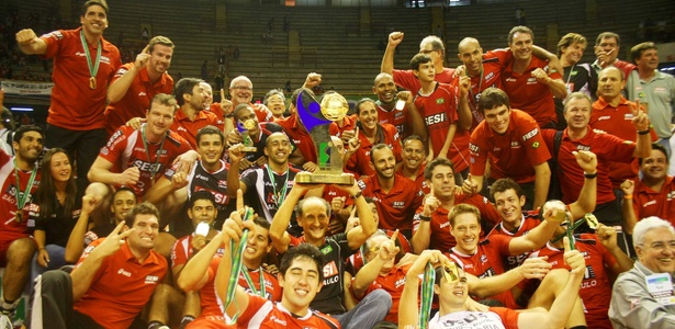 Diante de um ginásio lotado, equipe paulista supera Cruzeiro por 3 sets a 1 - Alexandre Arruda/CBV