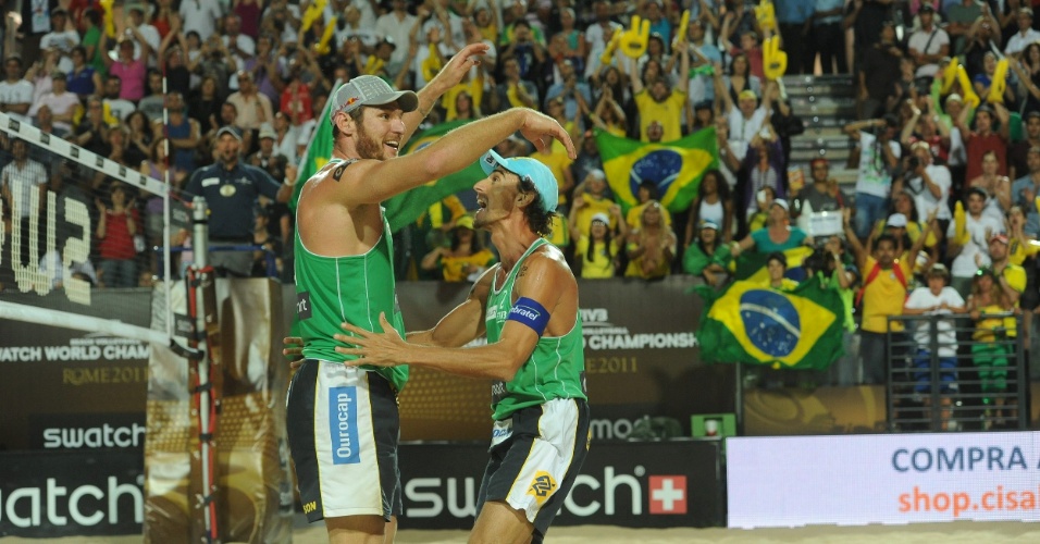 Alison e Emanuel vibram com vitória na final do Mundial de vôlei de praia em Roma