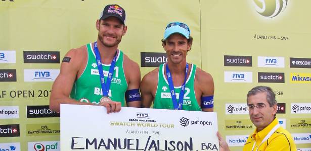 Vice-campeões em 2010, Alison e Emanuel conquistaram o título do Circuito 2011 - FIVB/Divulgação