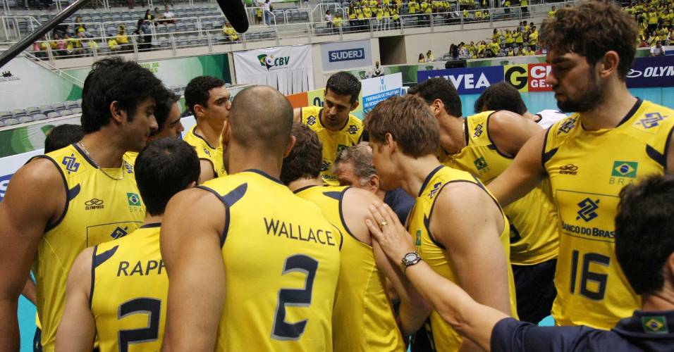 Seleção brasileira masculina de vôlei vence Japão em Torneio Amistoso no Maracanãzinho (27/08/2011)