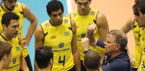Depois de poupar titulares, Bernardinho explicou que os atletas precisavam de descanso - FIVB/Divulgação
